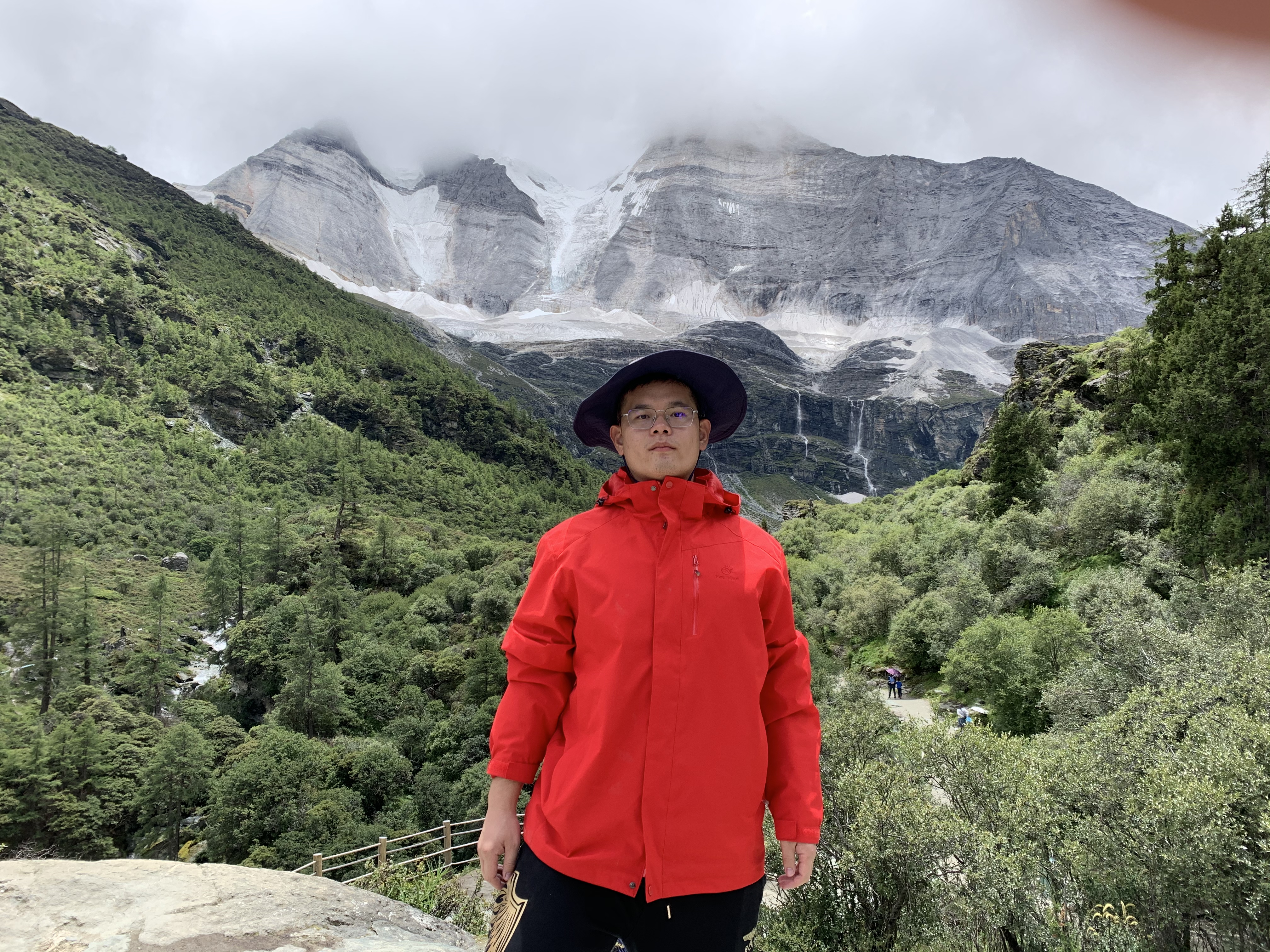 Headshot of Jiaheng Zhang